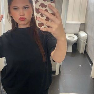 Meet your Posher, Lela